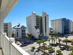 Ocean Breeze Villas-3 bd /3.5 bath-Sleeps 12-(7 BEDS)-Parking-WiFi-Pool