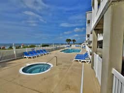 Pier Watch Villas-Sleeps-12 6br/4ba-Parking-Pools-WIFI-Near Pier-2 King Suites