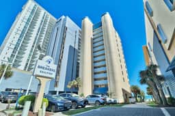 Budget Friendly Oceanfront-1bed/1bath-2 Beds-Sleeps 4-Pools-WIFI-Free Parking