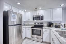 Amazing Ocean Views-10th Floor-3bed/2bath-Sleep 12-Free Park-Pools-WIFI-W/D-KIT