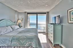 Oceanfront Waterpointe1 1004-3b/2b-Sleeps 6-Balcony-WIFI-TV-Pool-Family Friendly