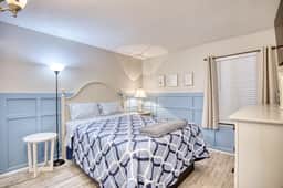 Windy Hill Beach-Sleeps 6-3bed/2bath-Oceanfront-Pool-WIFI-TV-16 Foot Balcony
