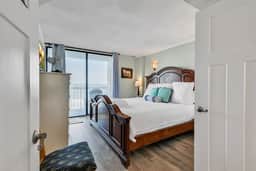 Windy Hill Beach-Sleeps 7-3bed/2bath-Oceanfront-Pool-WIFI-TV-16 Foot Balcony