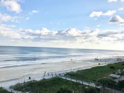 Oceanfront Waterpointe1 504-3b/2b-Sleeps 6-Balcony-WIFI-TV-Pool-Family Friendly