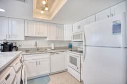 Oceanfront Waterpointe1 907-3b/2b-Sleeps 6-Balcony-WIFI-TV-Pool-Family Friendly