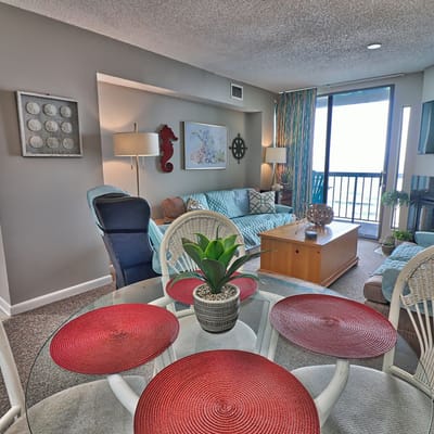 Oceanfront Waterpointe1 804-3b/2b-Sleeps 6-Balcony-WIFI-TV-Pool-Family Friendly