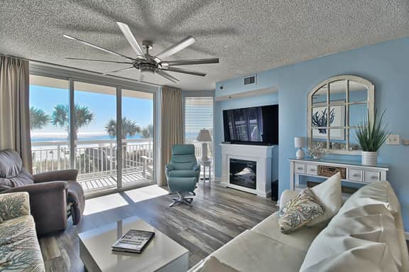 Crescent Shores-Oceanfront-Sleeps12-4br/3ba-6 Beds-Lazy River-Pools-Parking