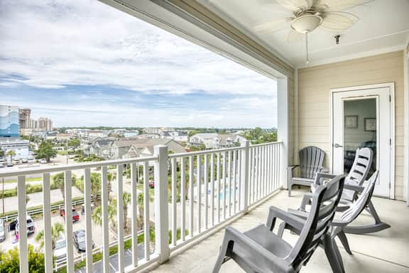 Ocean Breeze Villas-3 bd /3.5 bath-Sleeps 12-(7 BEDS)-Parking-WiFi-Pool