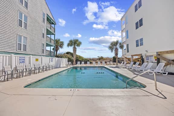 Ocean Pier Unit 303 Sleeps 6-2br/2ba-Full Kitchen-Pool-Direct Oceanfront Balcony