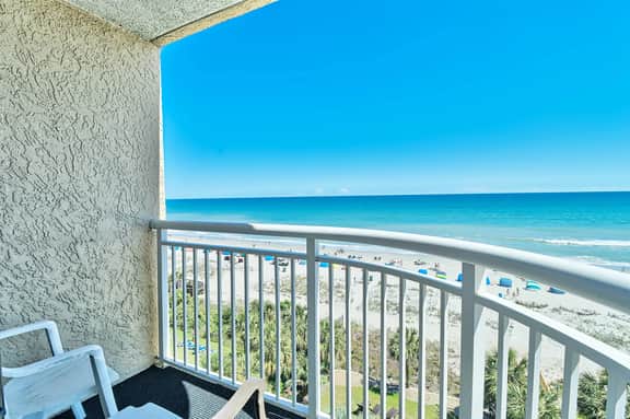 Budget Friendly Oceanfront-1bed/1bath-2 Beds-Sleeps 4-Pools-WIFI-Free Parking