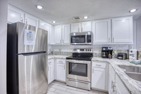 Amazing Ocean Views-10th Floor-3bed/2bath-Sleep 12-Free Park-Pools-WIFI-W/D-KIT