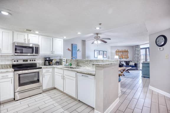 Amazing Ocean Views-10th Floor-3bed/2bath-Sleep 12-Free Park-Pools-WIFI-W/D-KIT