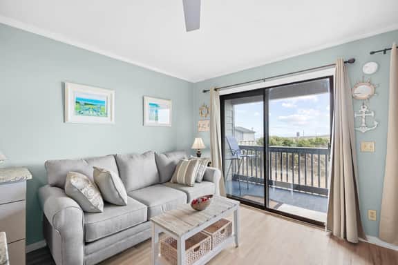 Quiet Cherry Grove Point Location-1bed/1bath-Sleeps 4-Private Balcony-WIFI