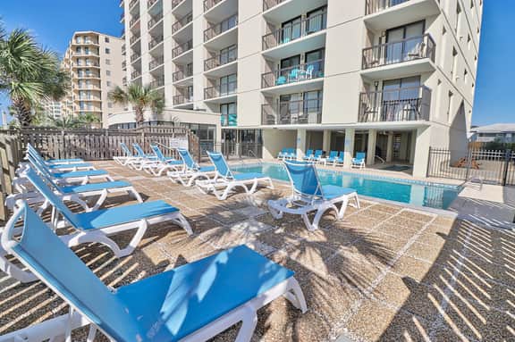 Oceanfront Waterpointe1 303-3b/2b-Sleeps 6-Balcony-WIFI-TV-Pool-Family Friendly