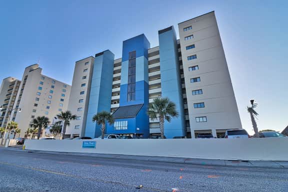 Oceanfront Waterpointe1 402-3b/2b-Sleeps 6-Balcony-WIFI-TV-Pool-Family Friendly