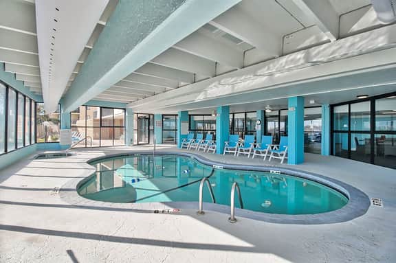 Oceanfront Waterpointe1 402-3b/2b-Sleeps 6-Balcony-WIFI-TV-Pool-Family Friendly