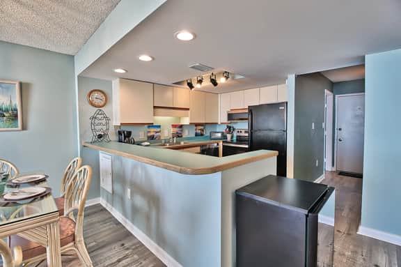 Oceanfront Waterpointe1 505-3b/2b-Sleeps 7-Balcony-WIFI-TV-Pool-Family Friendly
