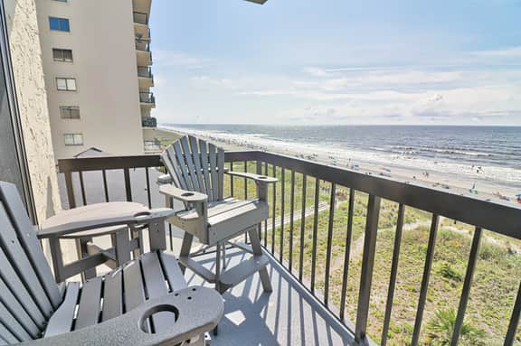 Oceanfront Waterpointe1 601-3b/2b-Sleeps 6-Balcony-WiFi-TV-Pool-Family Friendly