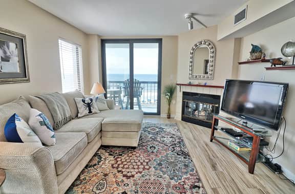 Oceanfront Waterpointe1 601-3b/2b-Sleeps 6-Balcony-WiFi-TV-Pool-Family Friendly