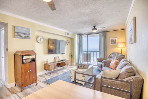 Oceanfront Waterpointe1 805-3b/2b-Sleeps 6-Balcony-WIFI-TV-Pool-Family Friendly