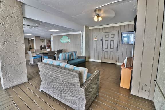Oceanfront Waterpointe1 803-3b/2b-Sleeps 6-Balcony-WIFI-TV-Pool-Family Friendly