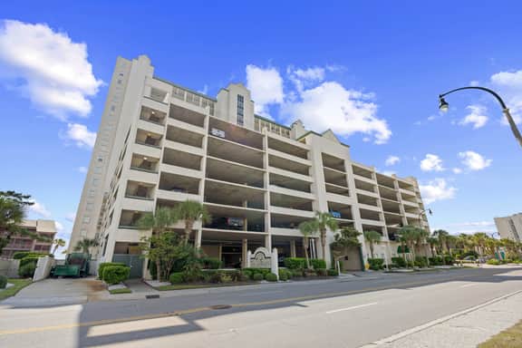 New Listing-Discounted-Ashworth 17th Floor-Oceanfront-Sleeps 10-Pools-Lazy River