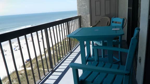 Oceanfront Waterpointe1 1006-3b/2b-Sleeps 6-Balcony-WIFI-TV-Pool-Family Friendly
