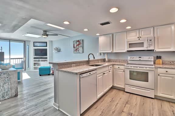 Oceanfront WaterPoint1 #1002 1br/1ba-Balcony-W/D-Pools-Sleep3/4