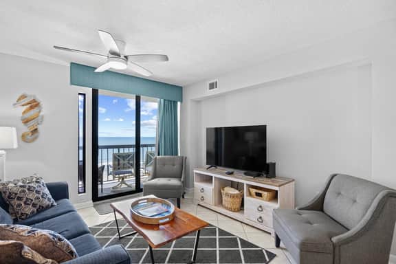 Oceanfront Waterpointe1 806-3b/2b-Sleeps 6-Balcony-WIFI-TV-Pool-Family Friendly