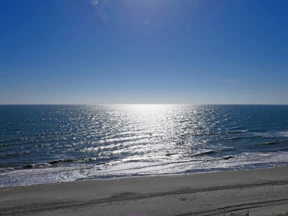 Oceanfront Waterpointe1 907-3b/2b-Sleeps 6-Balcony-WIFI-TV-Pool-Family Friendly