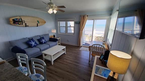 Seaside Escape at Windsong-Unit 306-Sleeps 4-1br/1ba-Balcony-WIFI-Parking
