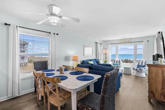 Dog Friendly-Sandy Dunes-Sleeps 6-3br/2b-Oceanfront-WIFI