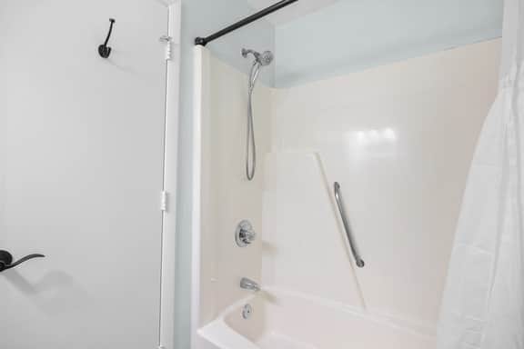Dog Friendly-Sandy Dunes-Sleeps 6-3br/2b-Oceanfront-WIFI