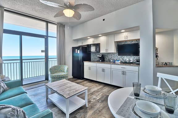 Beach Cove Resort-Top Floor-Pools/Hot Tubs-Lazy River-4 Night Min Stay-Sleeps 5
