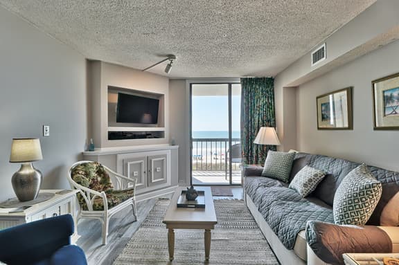 Oceanfront Waterpointe1 406-3b/2b-Sleeps 6-Balcony-WIFI-TV-Pool-Family Friendly