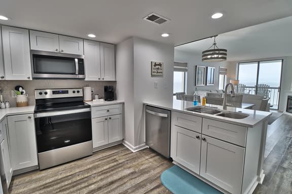 Oceanfront-Waterpointe 1-Windy Hill Beach-Sleeps 6-3br/2ba-Pools-Free Parking