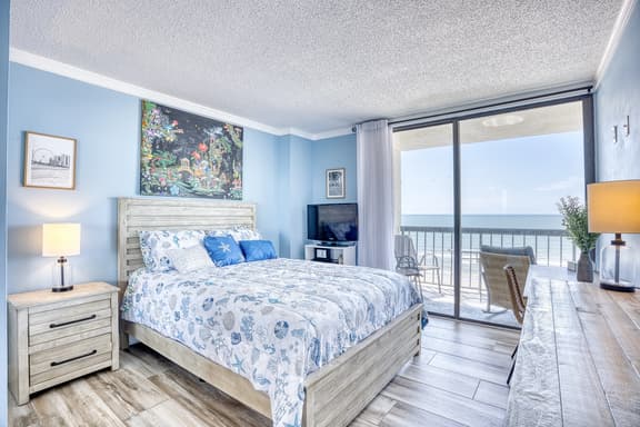 Oceanfront Waterpointe1 805-3b/2b-Sleeps 6-Balcony-WIFI-TV-Pool-Family Friendly